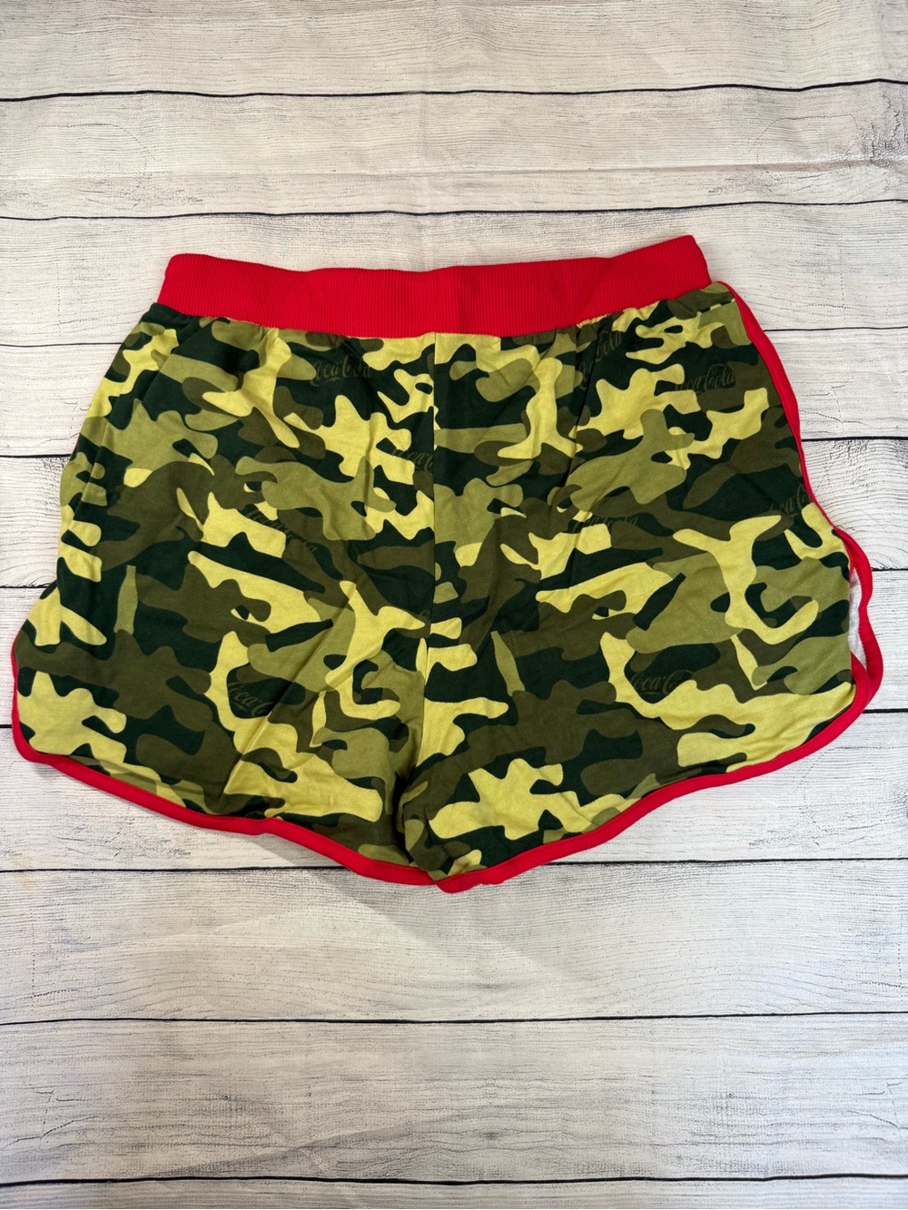 Coke Camo Print Shorts with Red Trim size XL - Picture 2 of 8